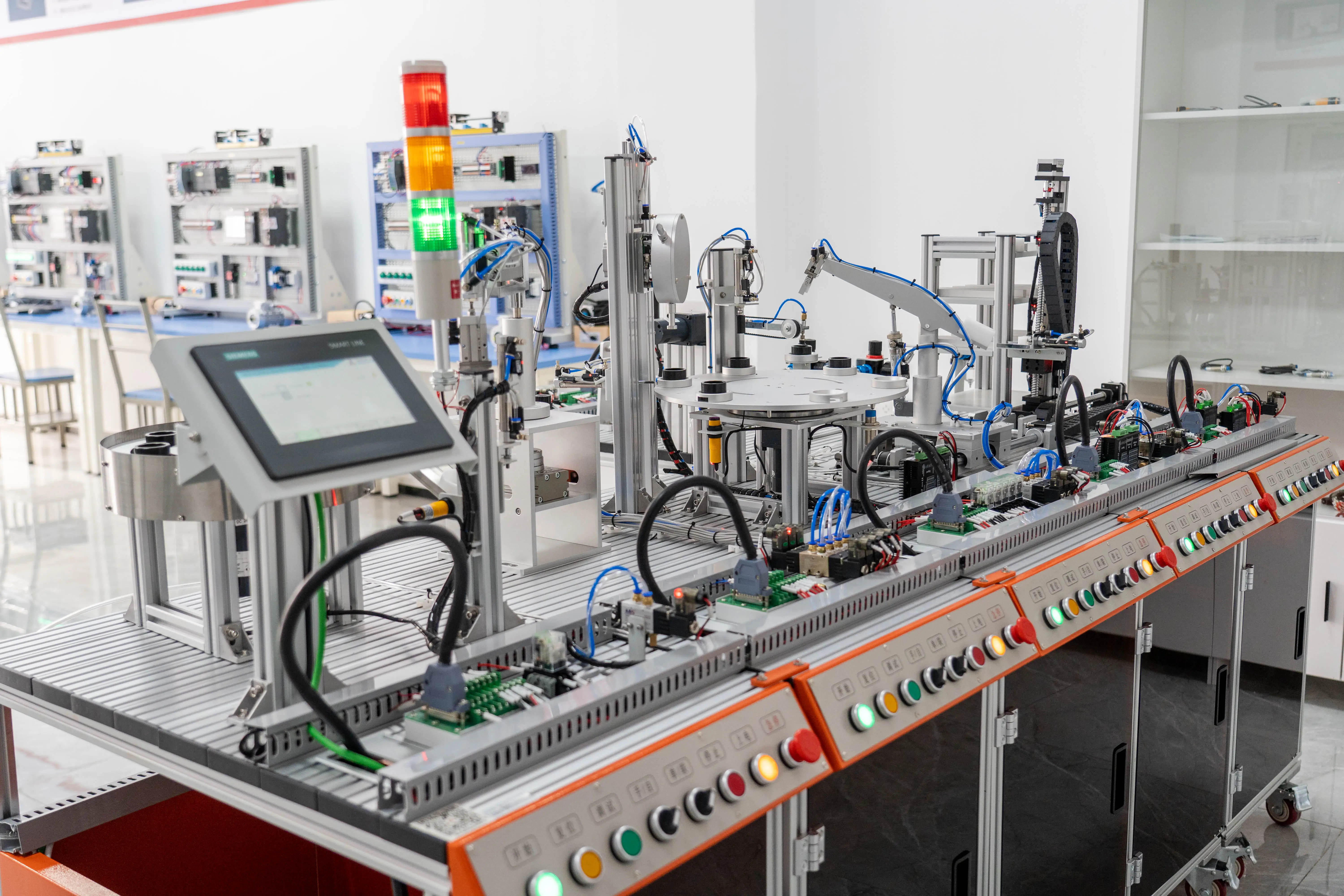 仪器PLC有什么特点？