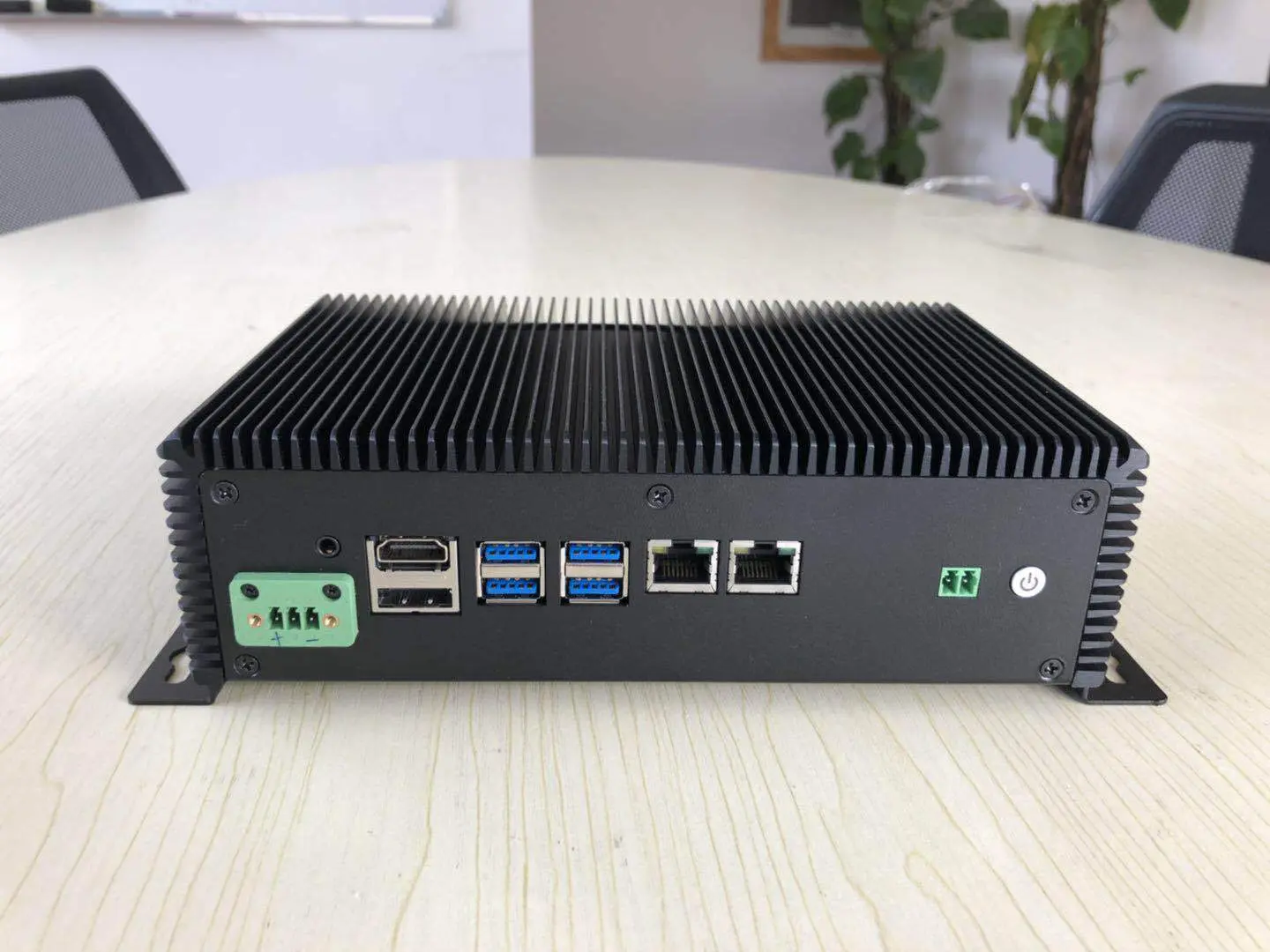 嵌入式工控机有哪些优点？